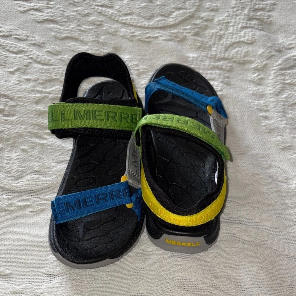 BNWOT Merrell Kids' Sandals in Black, Green, Yellow, and Blue •Unisex•